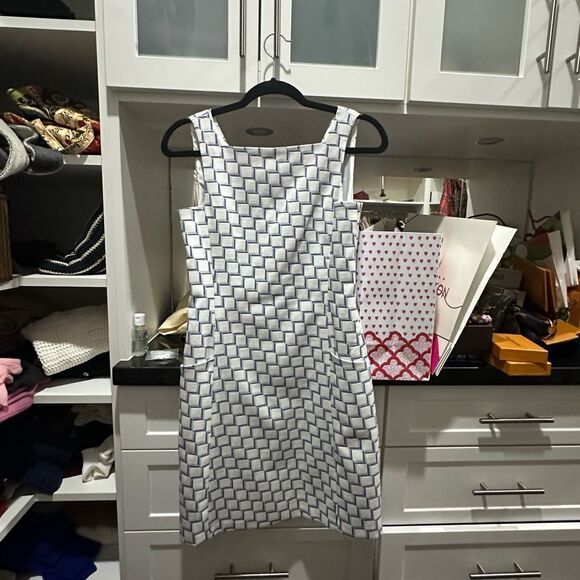 Theory Elegant White and Gray Sleeveless Dress - Picture 1 of 3